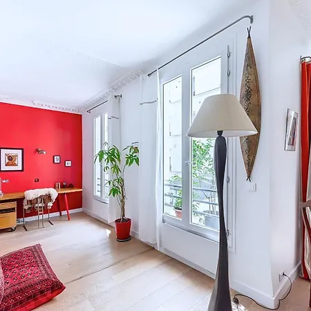Charming Flat Near Canal Saint-martin Paris