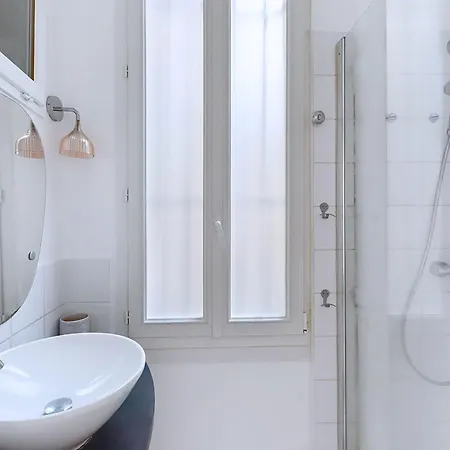 Charming Flat Near Canal Saint-martin